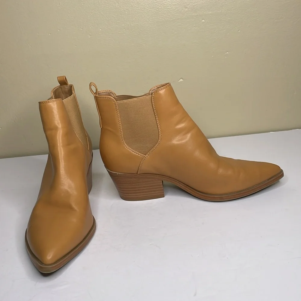 UNIVERSAL THREADS Ankle Boot Camel Vegan Leather Block Heel Western Vibe 9